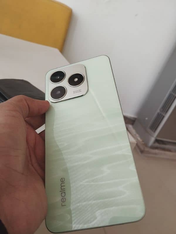 Realme C63 4