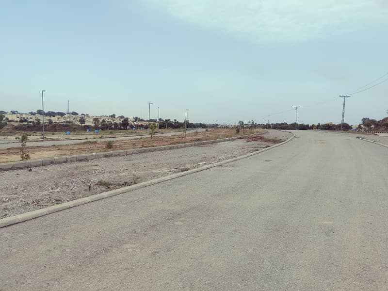 8 Marla Developed 120 ft Road Commercial Plot for Sale in front of Army Public School, Sector Lilly, DHA-07 4