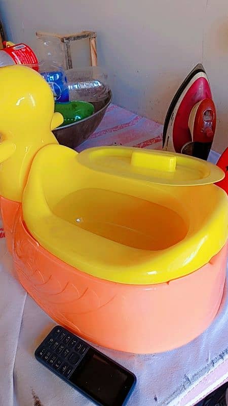 Yellow and peach colour duck baby pott 2