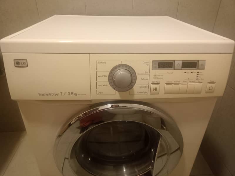 Lg front load with dryer fully automatic Washing machine in excellent 0