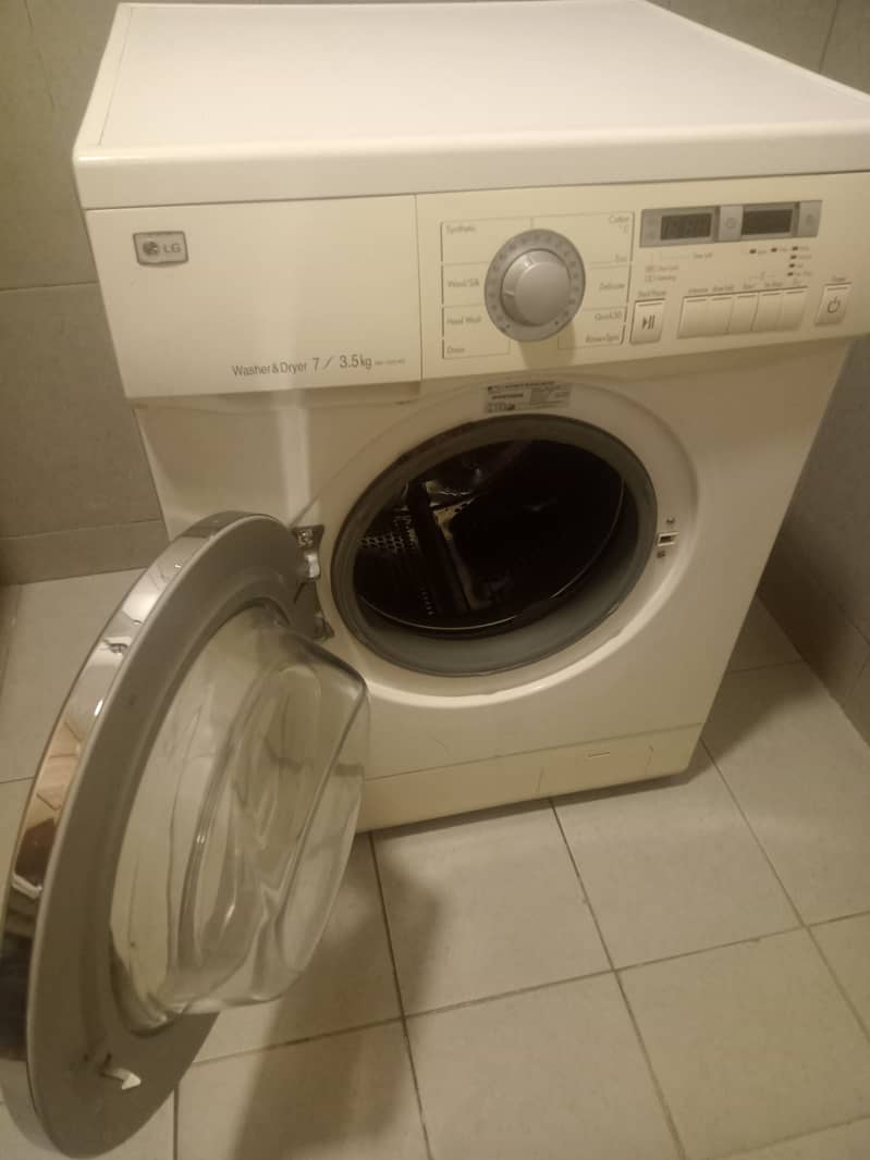 Lg front load with dryer fully automatic Washing machine in excellent 4