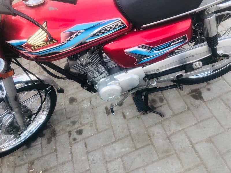 total ok bike koi Kam nhi hony wala only cal 1