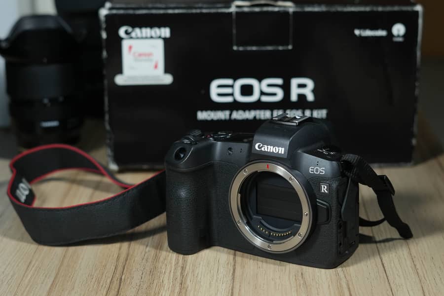 CANON EOSR WITH CANON 24/105 0