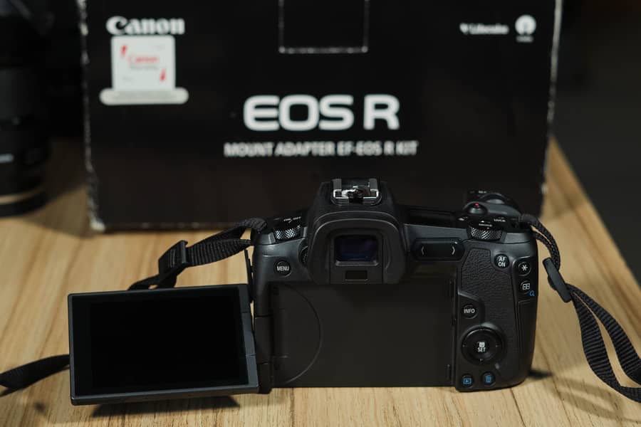 CANON EOSR WITH CANON 24/105 5