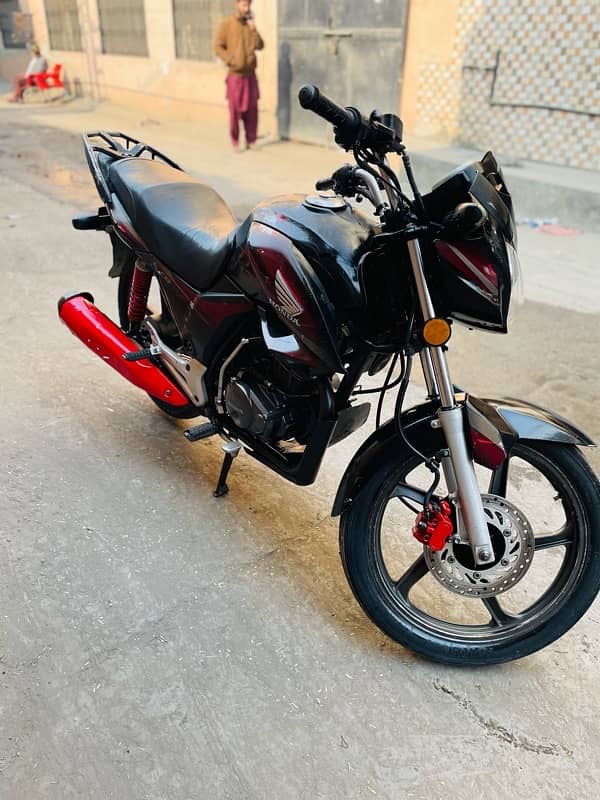 Honda CB150F 3