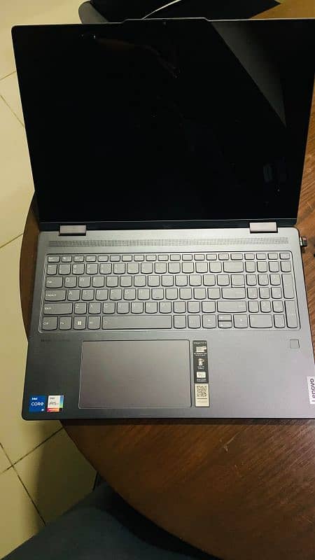 Lenovo Yoga core i 5 13th Generation 8GB RAM/ 1TB SSD 2