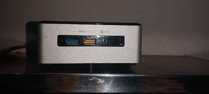 Intel NUC mini pc 0