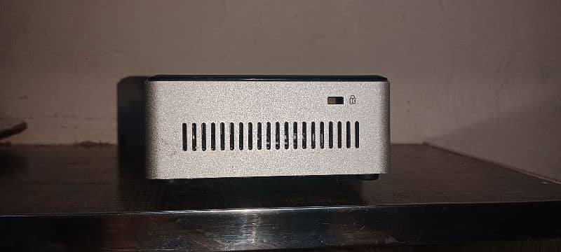 Intel NUC mini pc 3