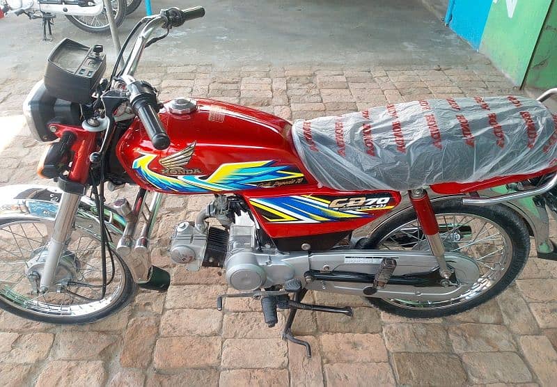 Honda CD 70. Model 21. Fresh Motorcycle. For Sale. 2