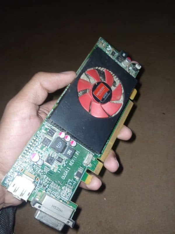 AMD RADEON R5 240 1 GB 1