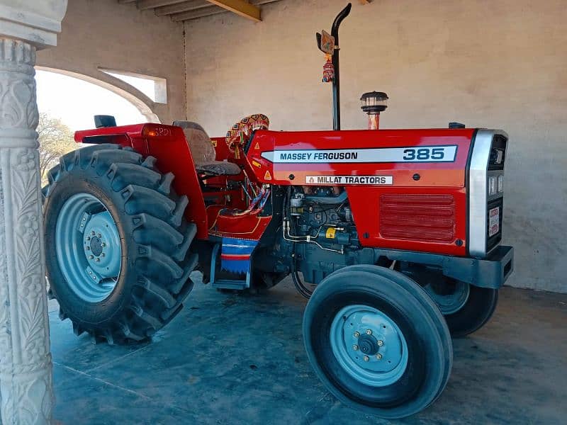 Massey Ferguson 385 Tractor Model 2022 0