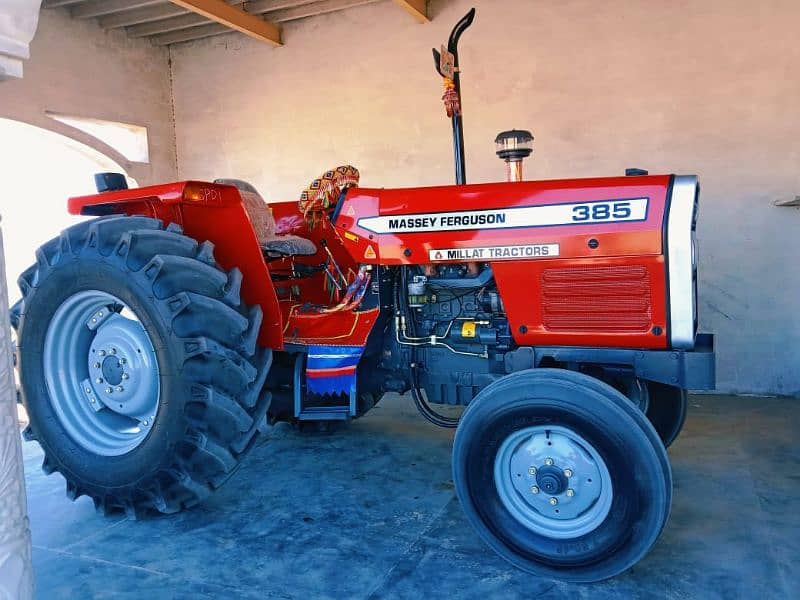 Massey Ferguson 385 Tractor Model 2022 1