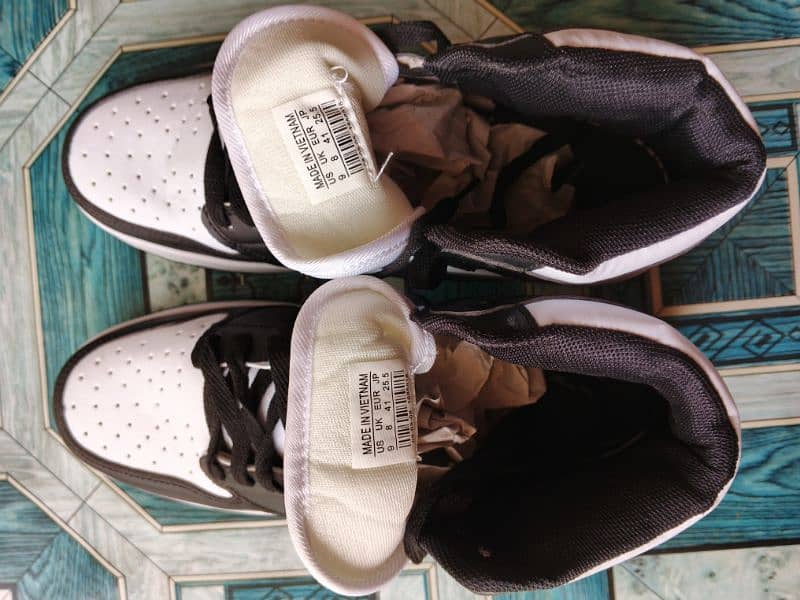 Jordans 1 Panda Low | 10/10 condition 3