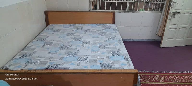 Sheesham wooden bed with matress. 1