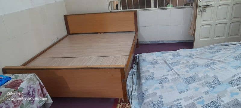 Sheesham wooden bed with matress. 2