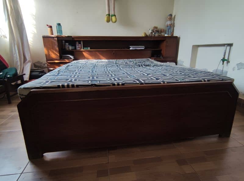 Double Bed size 5 x 6.5 ft in Good Condition 0