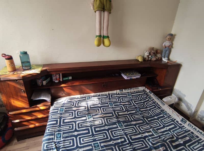 Double Bed size 5 x 6.5 ft in Good Condition 2