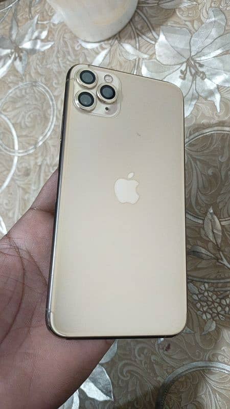 I phone 11 pro max Golden Non Pta Factory unlocked. 0