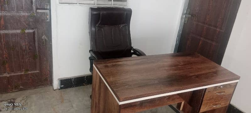 office furniture good condition 1