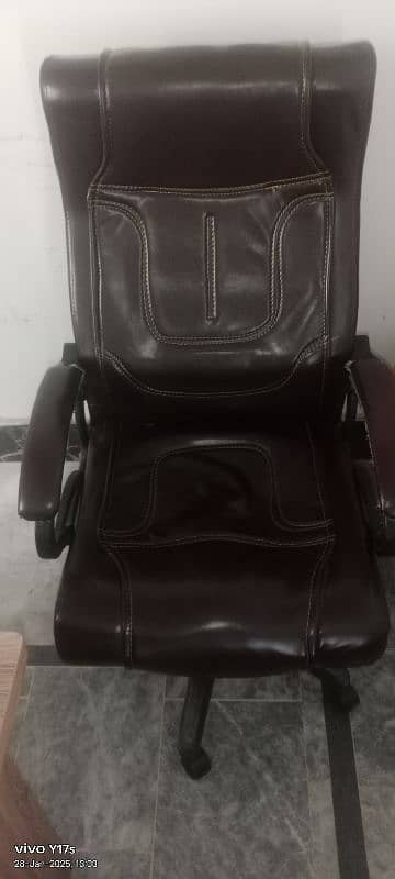 office furniture good condition 2