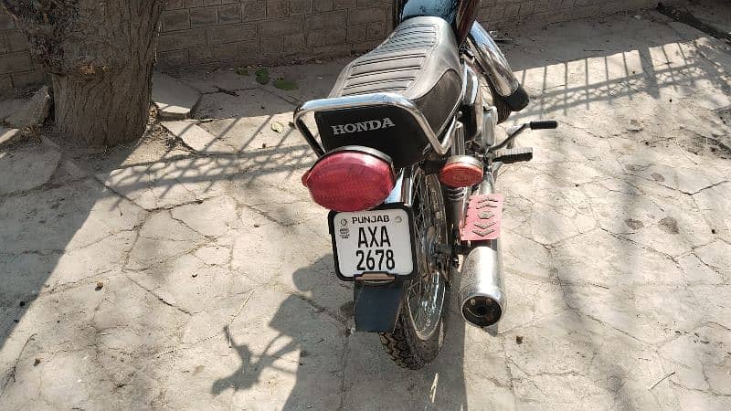 Honda 125 black colour for sale 1