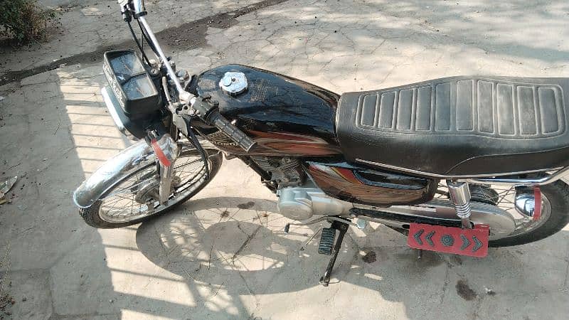 Honda 125 black colour for sale 2