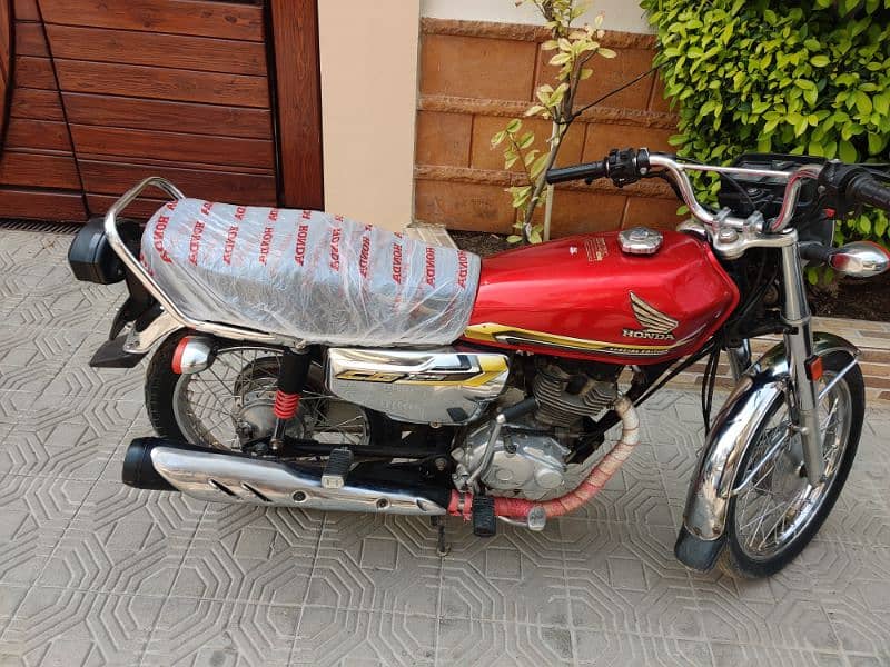 Honda 125 special edition 5 gear contact number 03190409233 call me 2