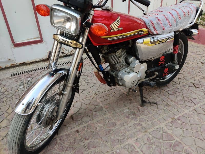 Honda 125 special edition 5 gear contact number 03190409233 call me 6