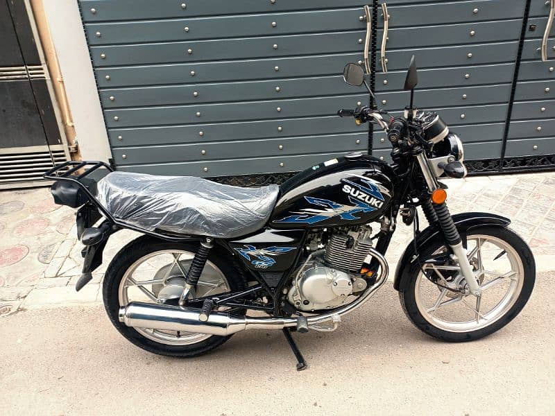 Suzuki Gs 150 SE 2022 model Alow rims disk break  8500 km driven 0