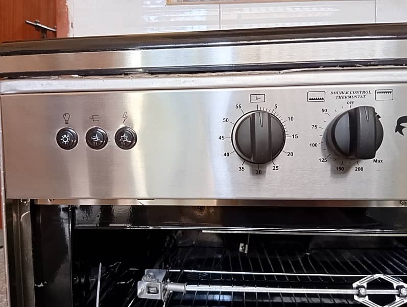 Rays cooking range+ oven 5 burners 7