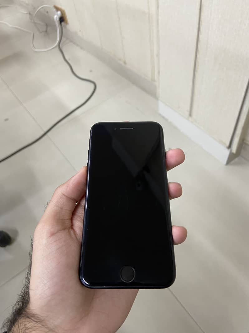 iPhone 7 Matte black 32gb 1