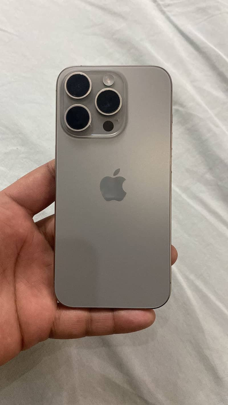 Apple iPhone 15 Pro 0