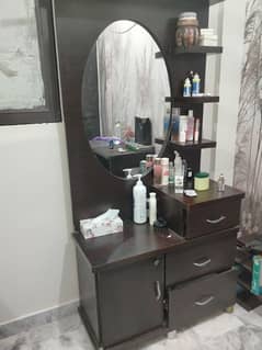 Dressing table