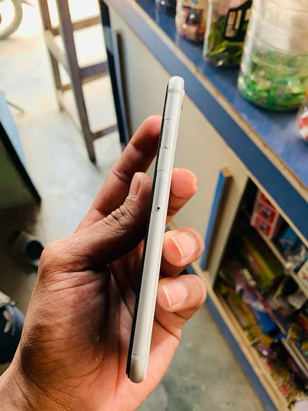 Apple Iphone SE 2020 6