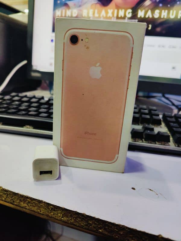 IPhone 7 128gb PTA approved with box and original charger 1