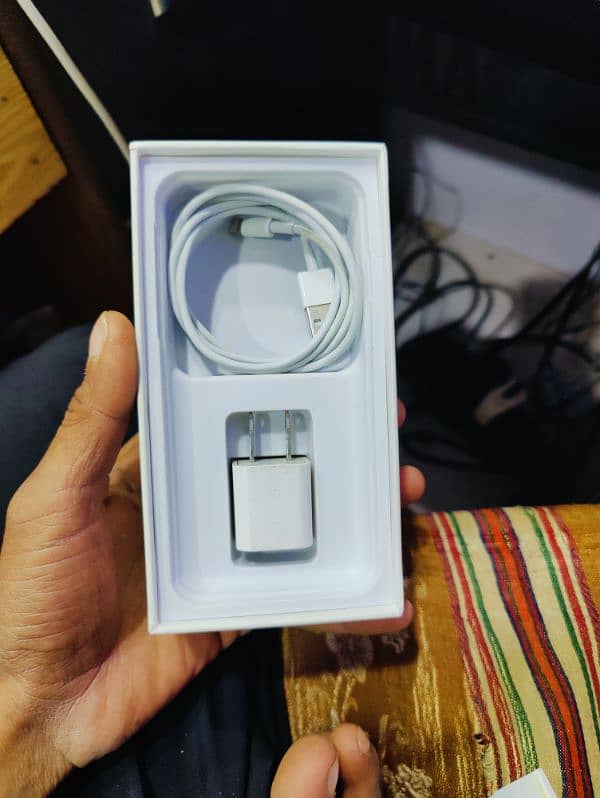 IPhone 7 128gb PTA approved with box and original charger 2