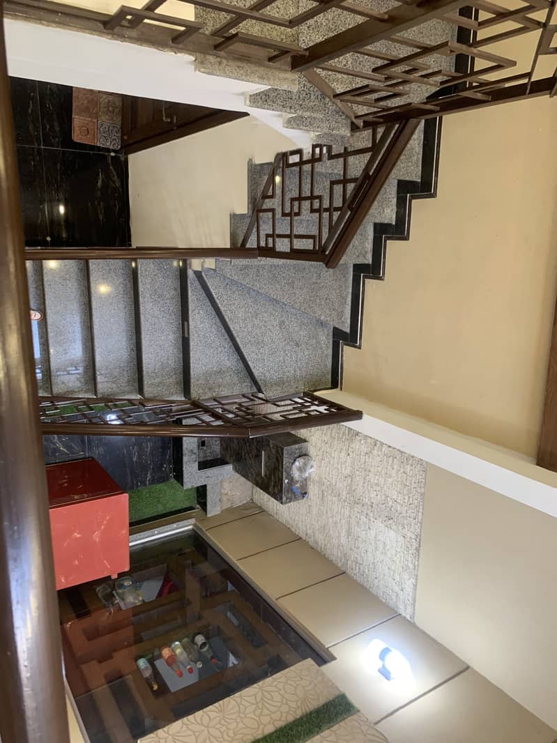 12 marla house for sale in johar town block F  Like Brnd new (original picture) 4 year used  Tile flooring  Double kitchen  Double unit Main apporced  Hot location 10