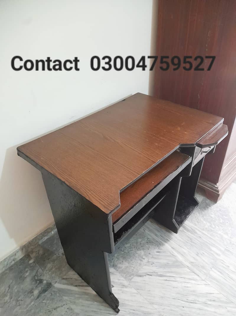 Computer / Study table for sale price is final 0