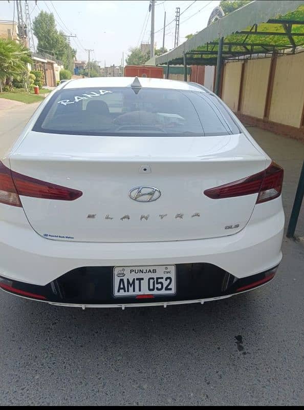 Hyundai Elantra 2022 11