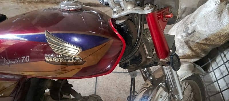 HONDA CD 70 ( 2005 ) IN  GENUINE CONDITION 1