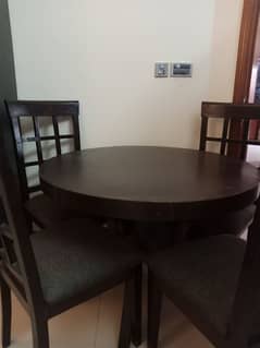 4 person dining table