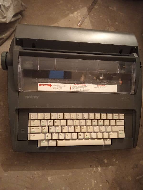 Electronic typewritter 0