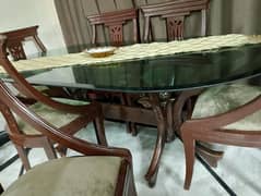 6 seater dining table urgent sale