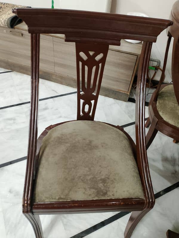 6 seater dining table urgent sale 1