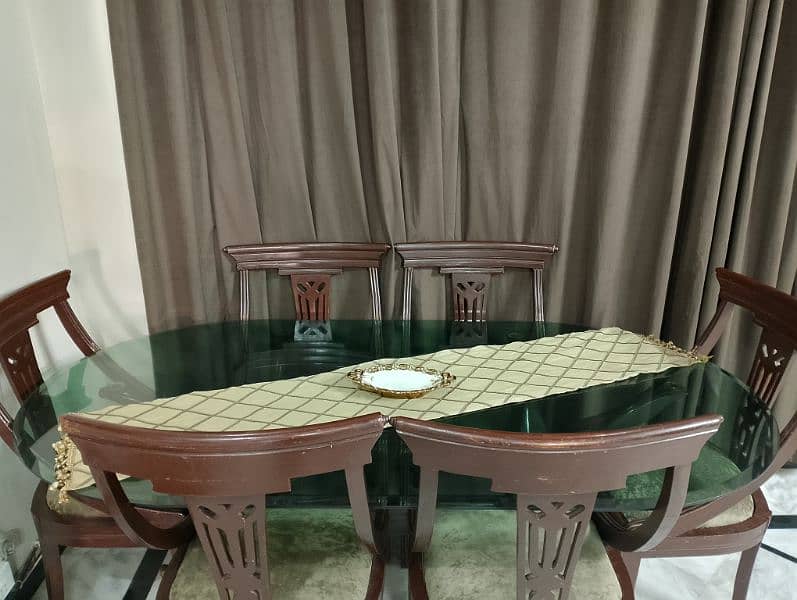 6 seater dining table urgent sale 4