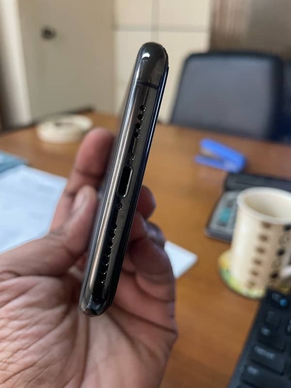 iphone 11 Pro Max PTA Approved 3