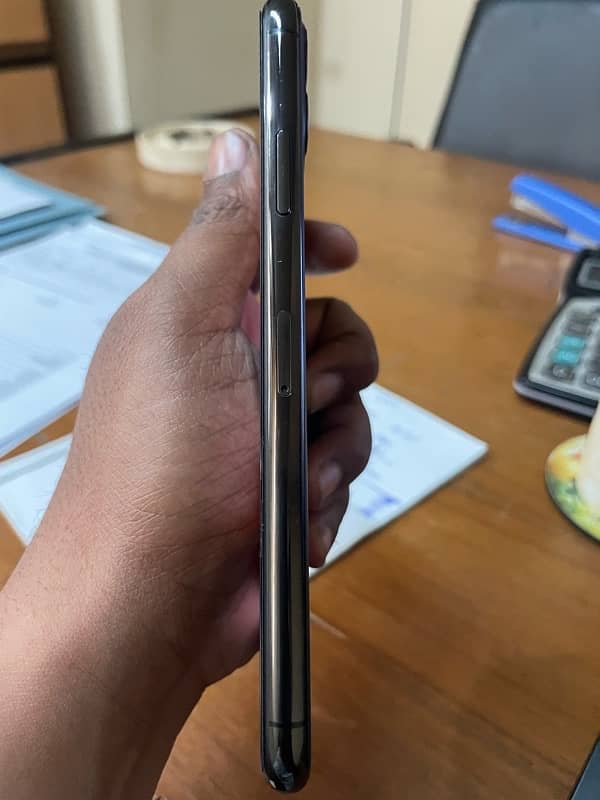 iphone 11 Pro Max PTA Approved 4