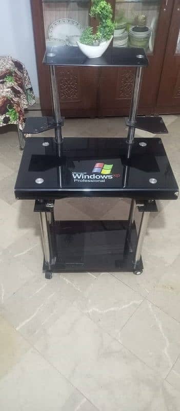 Computer Table for sell / 9/10 condition hai 0