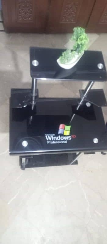 Computer Table for sell / 9/10 condition hai 3