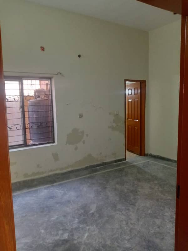 JOHAR TOWN BLOCK J1 5 MARLA LOWER PORTION FOR RENT 7